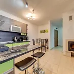 Alpine Comfort At Grand Monastery شقة بامبوروفو
